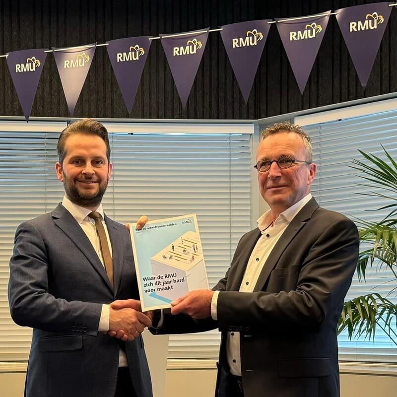 PERSBERICHT - RMU zet in op bestaanszekerheid bij overhandiging arbeidsvoorwaardennota