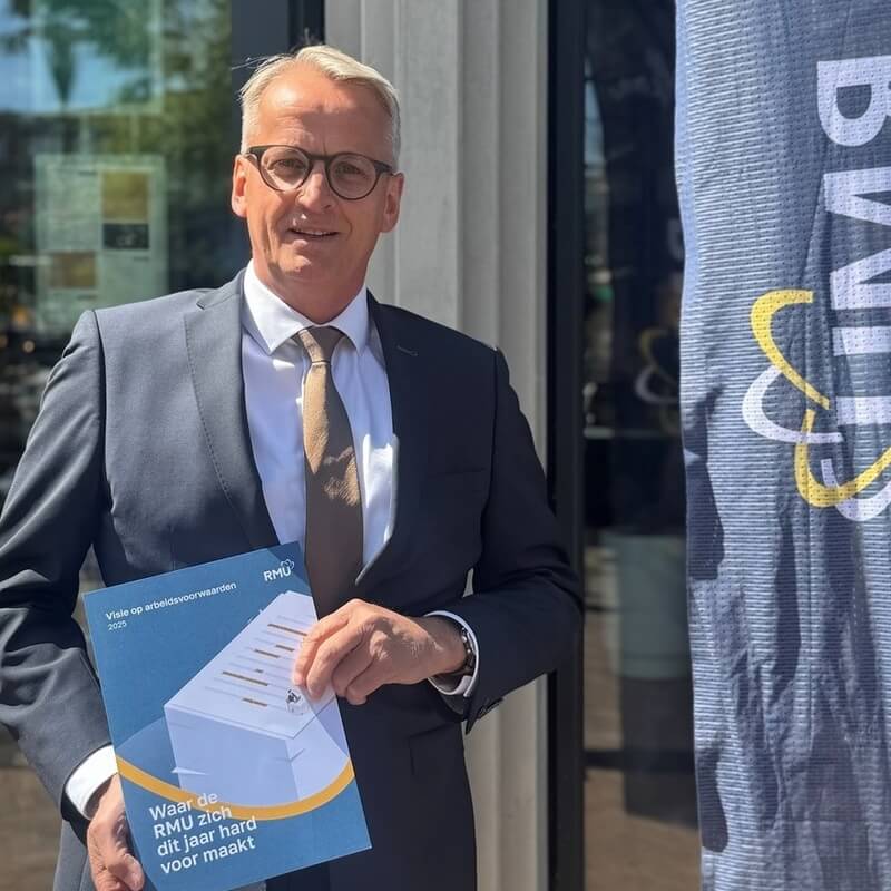 RMU benadrukt strijd tegen stille armoede bij overhandiging Arbeidsvoorwaardennota 2025